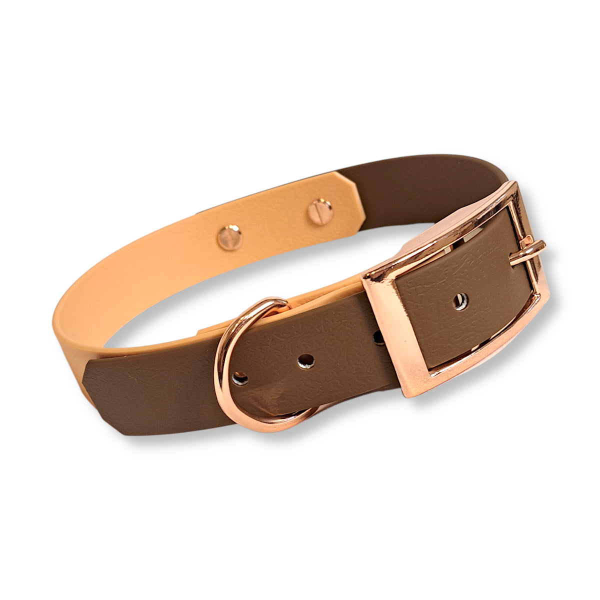 Hundehalsband in Saddle Braun mit rose-goldenen Elementen von SammyLunaDesigns