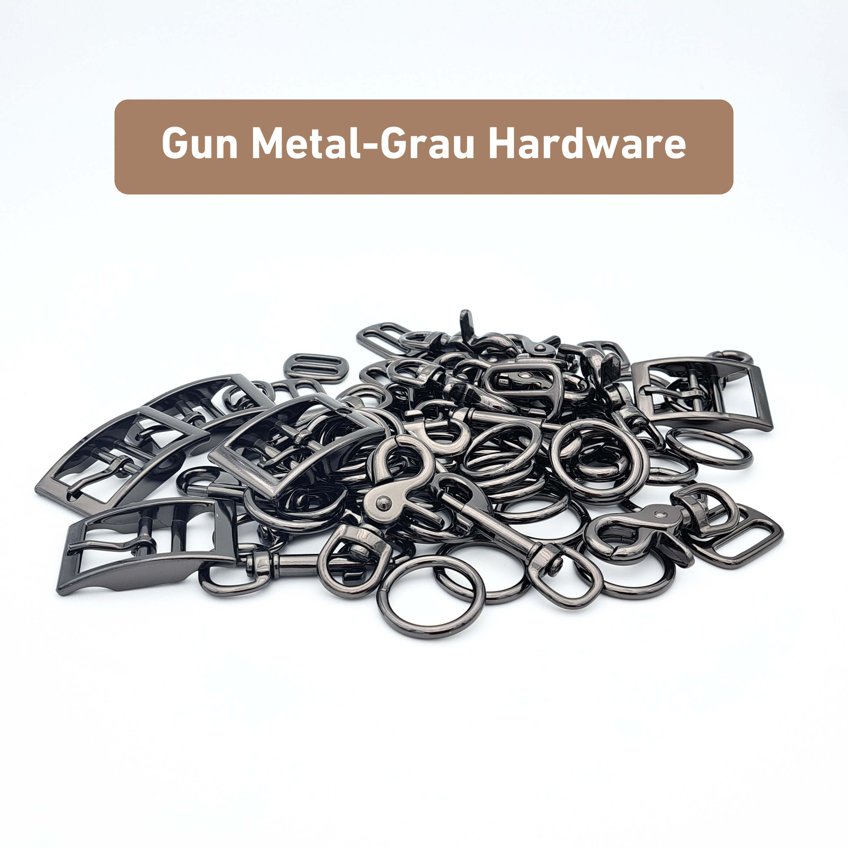 Karabiner, Ringe und Schnallen im Gun-Metal-Grau-Look